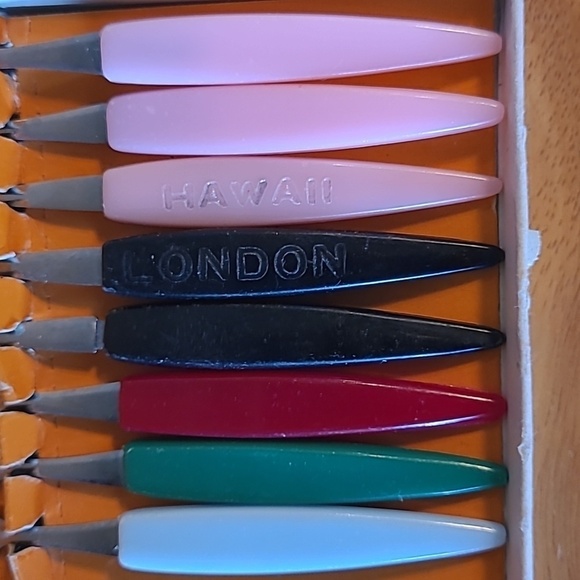 LITTLE FORKS & LITTLE KNIVES Incomplete Set, Perfect For Replacements - Picture 3 of 16